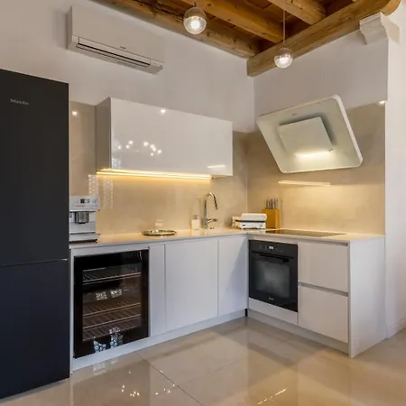 Apartamento Luxury Gothic Old Town