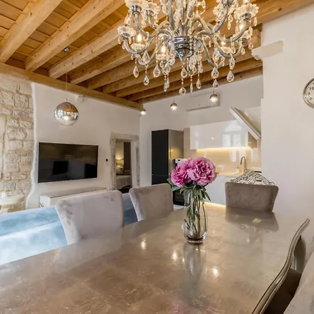 Apartamento Luxury Gothic Old Town *