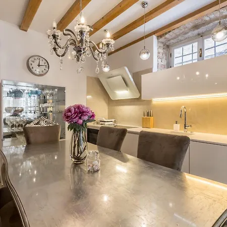 Apartamento Luxury Gothic Old Town