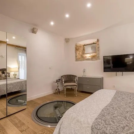 Apartamento Luxury Gothic Old Town